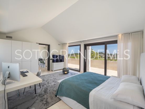 Atico duplex en venta en Hacienda de Valderrama con 4 dormitorios | Noll Sotogrande