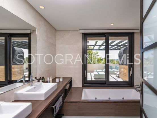 Atico duplex en venta en Hacienda de Valderrama con 4 dormitorios | Noll Sotogrande
