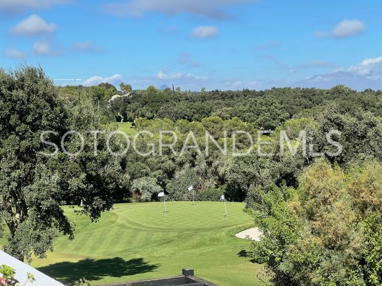 Duplex penthouse for sale in Hacienda de Valderrama with 4 bedrooms | Noll Sotogrande