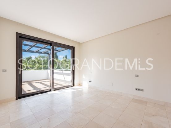 Duplex penthouse for sale in Hacienda de Valderrama with 4 bedrooms | Noll Sotogrande