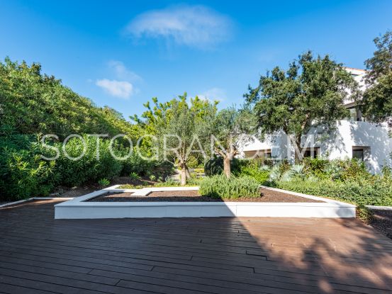 Duplex penthouse for sale in Hacienda de Valderrama with 4 bedrooms | Noll Sotogrande
