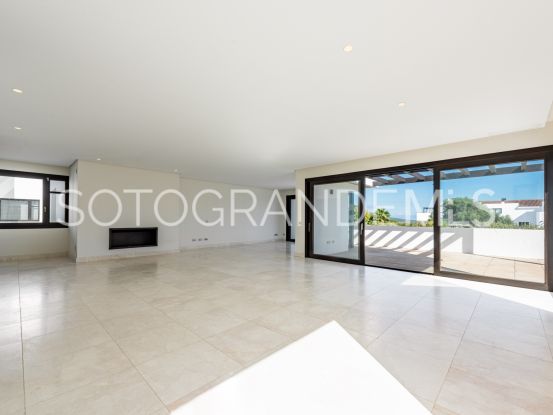 Duplex penthouse for sale in Hacienda de Valderrama with 4 bedrooms | Noll Sotogrande