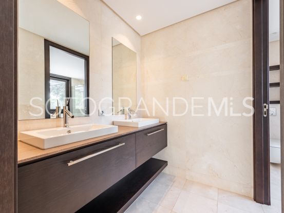 Duplex penthouse for sale in Hacienda de Valderrama with 4 bedrooms | Noll Sotogrande