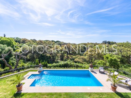 Comprar villa en Los Altos de Valderrama de 5 dormitorios | Noll Sotogrande