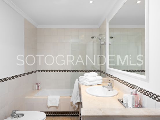 Zona F, Sotogrande Alto, villa en venta de 4 dormitorios | Noll Sotogrande