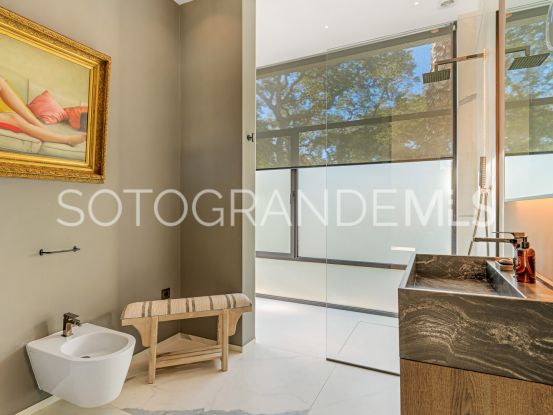 Villa en venta en Zona G de 6 dormitorios | Noll Sotogrande