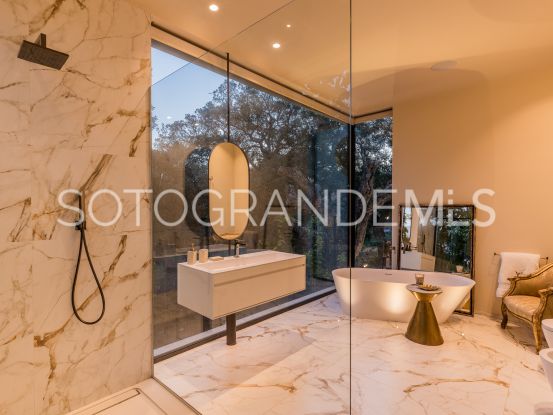 Villa en venta en Zona G de 6 dormitorios | Noll Sotogrande