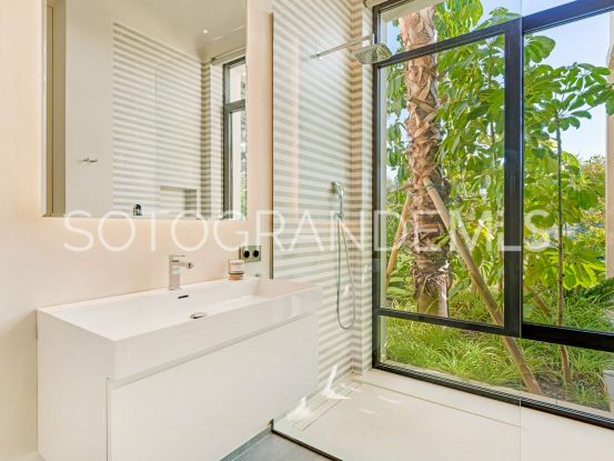 Villa en venta en Zona G de 6 dormitorios | Noll Sotogrande