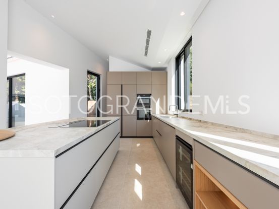 Zona F 5 bedrooms villa for sale | Noll Sotogrande