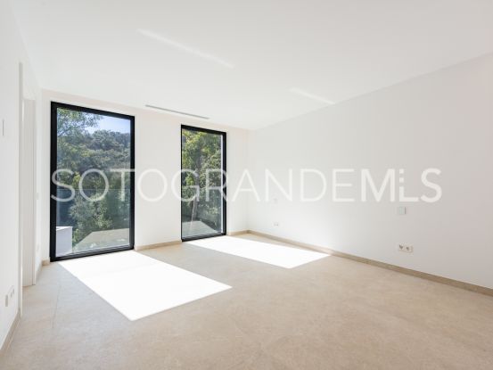 Zona F 5 bedrooms villa for sale | Noll Sotogrande