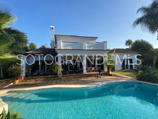 Se vende villa en Zona F de 4 dormitorios | Noll Sotogrande