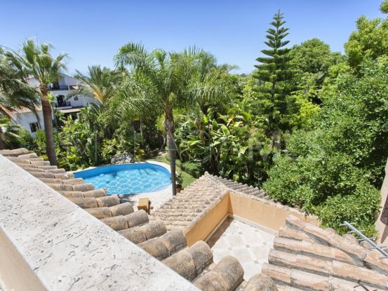 Se vende villa en Altos de Puente Romano con 5 dormitorios | Marbella Hills Homes