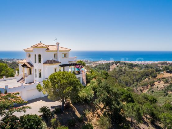 For sale villa with 4 bedrooms in Los Reales - Sierra Estepona | Marbella Hills Homes