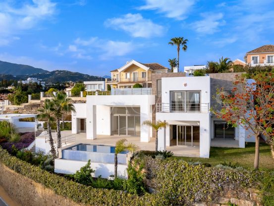 Villa a la venta con 4 dormitorios en Puerto del Capitan, Benahavis | Marbella Hills Homes