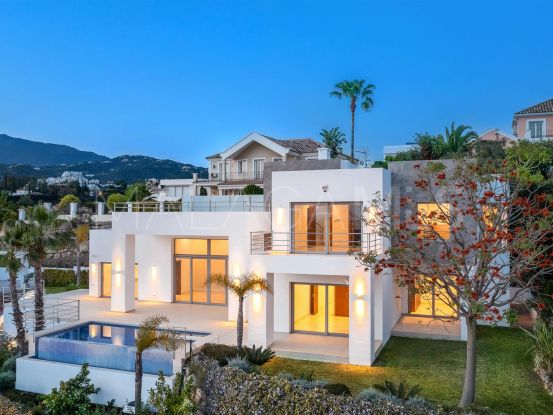 Villa a la venta con 4 dormitorios en Puerto del Capitan, Benahavis | Marbella Hills Homes