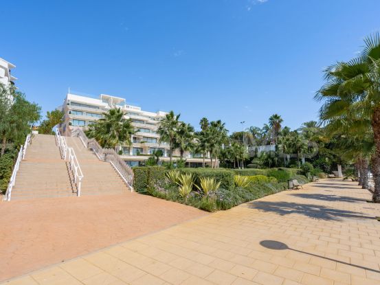 Duplex con 3 dormitorios a la venta en Estepona Playa | Marbella Hills Homes