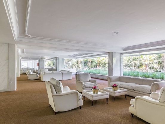 Apartamento a la venta en Marina Mariola con 2 dormitorios | Marbella Hills Homes