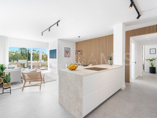 Comprar apartamento en Puerto del Almendro con 3 dormitorios | Marbella Hills Homes
