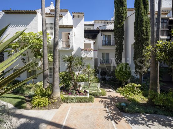 Se vende atico duplex en Marina de Puente Romano de 4 dormitorios | Marbella Hills Homes