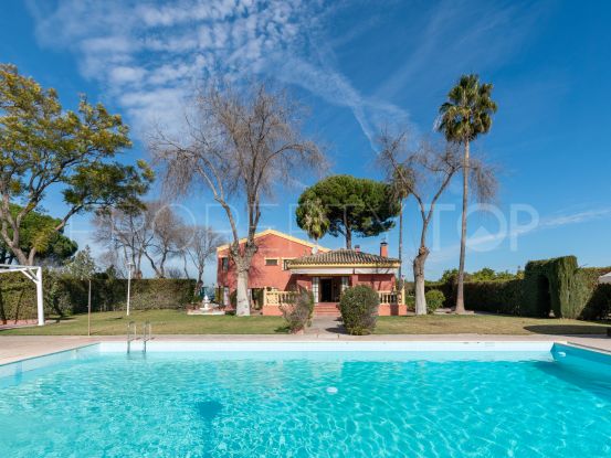 Country house with swimming pool and tennis court in Morón de la Frotera, Seville