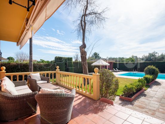 Country house with swimming pool and tennis court in Morón de la Frotera, Seville