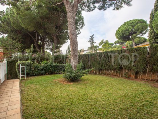 Detached villa with garden and swimming pool.