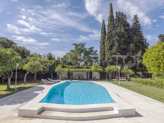 Unique villa on an exceptional plot of 8,000 meters