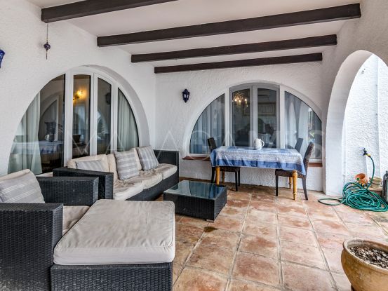 For sale villa with 4 bedrooms in La Gaspara, Estepona | LIBEHOMES