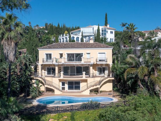 For sale villa with 6 bedrooms in El Herrojo, Benahavis | LIBEHOMES