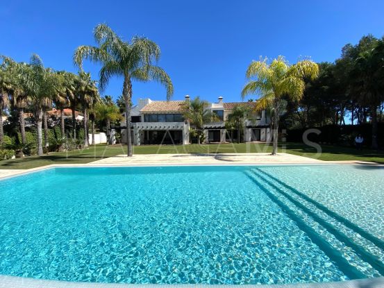 5 bedrooms villa for sale in Guadalmina Baja | DeLuxEstates