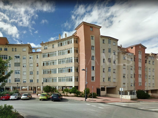 Apartamento en venta en Avda de Andalucia - Sierra de Estepona con 3 dormitorios | DeLuxEstates