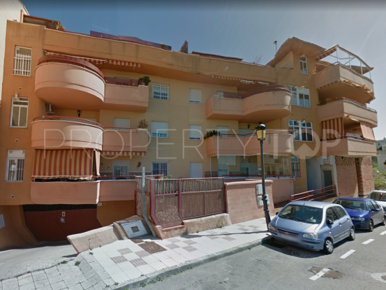 Apartamento a la venta en Estepona Centro de 3 dormitorios | DeLuxEstates
