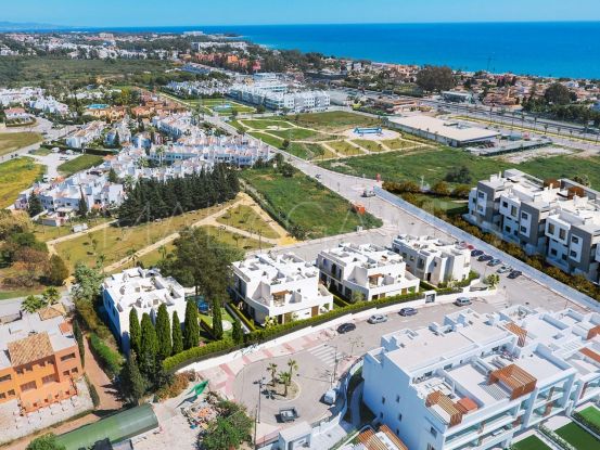 Adosado con 4 dormitorios en Benamara, Estepona | DeLuxEstates