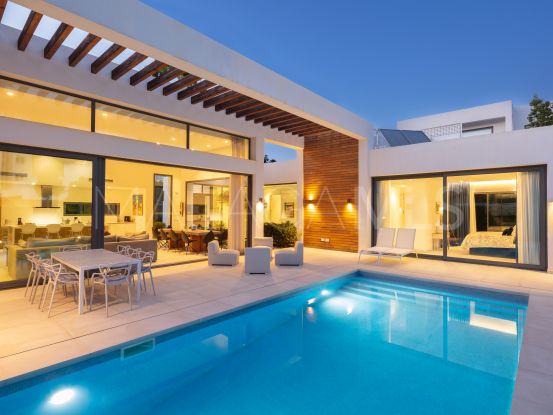 Villa con 4 dormitorios en New Golden Mile, Estepona | Key Real Estate