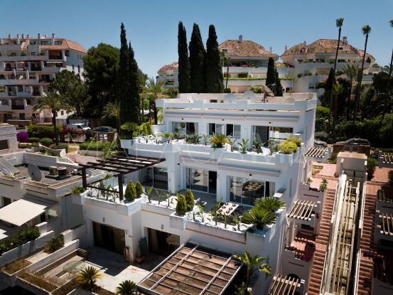 Atico duplex de 3 dormitorios a la venta en Las Lomas del Marbella Club, Marbella Golden Mile | Key Real Estate