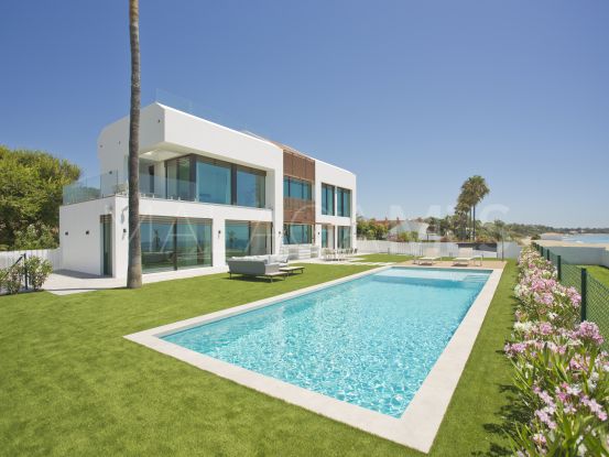 Villa de 5 dormitorios en El Saladillo, Estepona | Key Real Estate