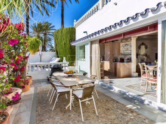 Villa del Sol: Luxurious villa in front of the beach in the Golden Mile, Marbella
