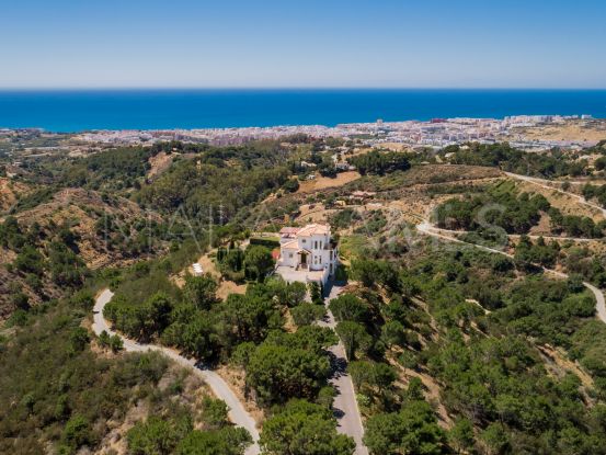 For sale villa with 4 bedrooms in Los Reales - Sierra Estepona | Key Real Estate