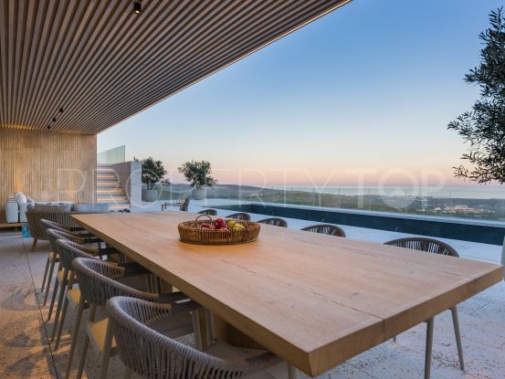 LUXURY MODERN VILLA WITH PANORAMIC VIEWS IN SOTOGRANDE