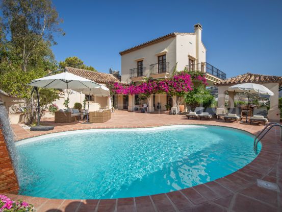 Villa en venta de 5 dormitorios en El Herrojo | NCH Dallimore Marbella