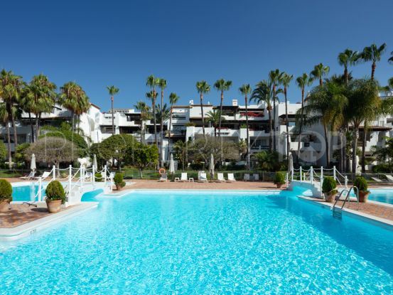 Duplex penthouse in Marina de Puente Romano with 4 bedrooms | InvestHome