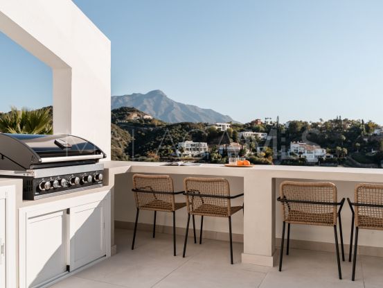 Atico en venta en La Quinta, Benahavis | InvestHome
