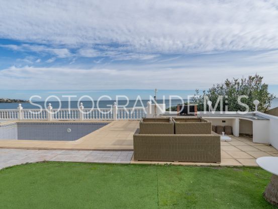 Se vende villa de 4 dormitorios en Torreguadiaro | Sotogrande Home