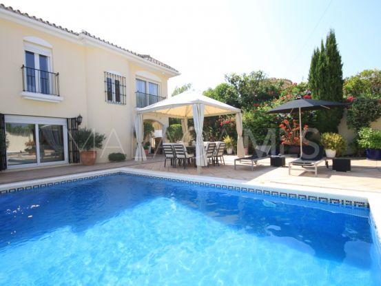 Don Pedro, Estepona, villa en venta de 3 dormitorios | Winkworth