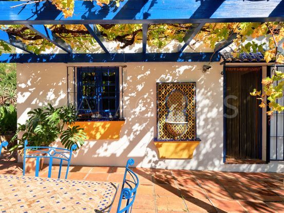 Comprar villa de 2 dormitorios en Los Reales - Sierra Estepona | Winkworth