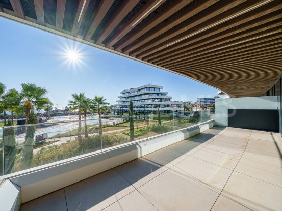 Comprar apartamento con 3 dormitorios en Los Alamos | Berkshire Hathaway Homeservices Marbella