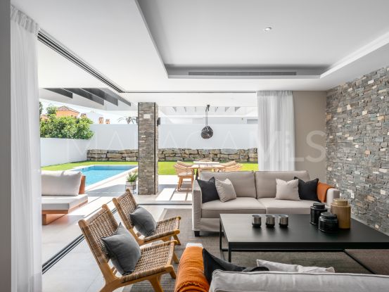 San Pedro Playa, San Pedro de Alcantara, villa con 4 dormitorios en venta | Berkshire Hathaway Homeservices Marbella
