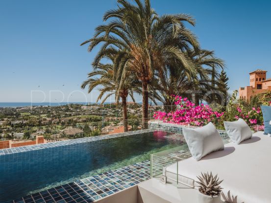 Spacious duplex penthouse with breathtaking views over the Golf Valley and the Mediterranean Sea