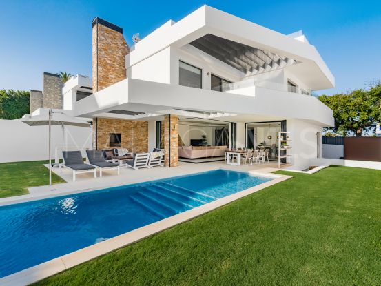 Villa en venta en Linda Vista Baja, San Pedro de Alcantara | Berkshire Hathaway Homeservices Marbella