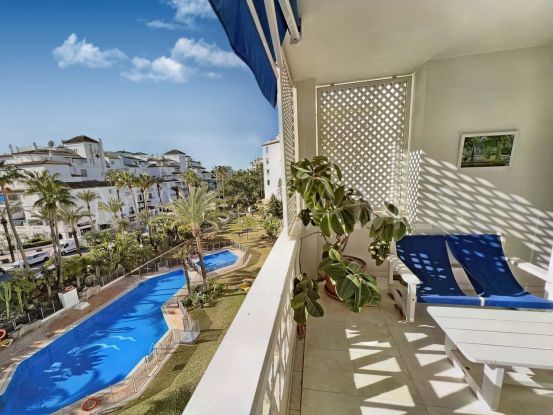 Comprar apartamento con 3 dormitorios en Las Gaviotas, Marbella - Puerto Banus | Berkshire Hathaway Homeservices Marbella